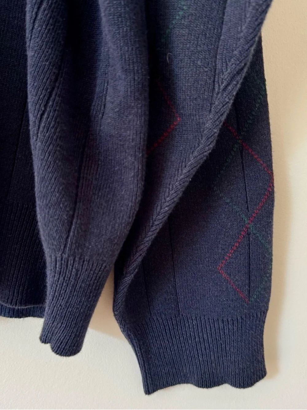 Vintage Izod Intl Tour Navy Argyle Sweater w/ Congressional Golf Embroidery – XL